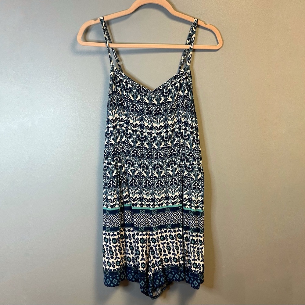 Hollister Romper Blue Aqua & White Floral Sleeveless Romper Sz M EUC Summer
